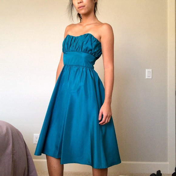 Dresses & Skirts - Teal blue strapless bridesmaids midi dress